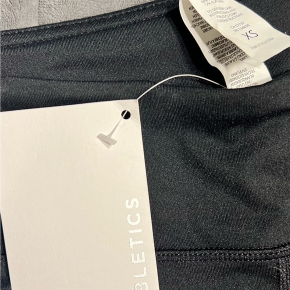 Fabletics Capri Leggings. NWT. - Picture 2 of 3